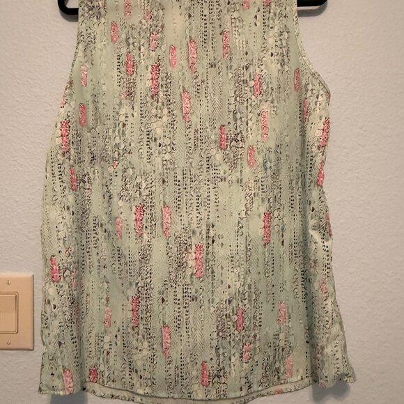 Women's Short Set - Picture 3 of 7